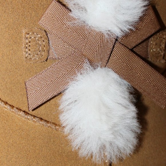 NIB UGG KOOLABURRA GIRL'S CLASSIC SHORT SUEDE FUR LINED WINTER BOOTS CHESTNUT - Picture 2 of 6